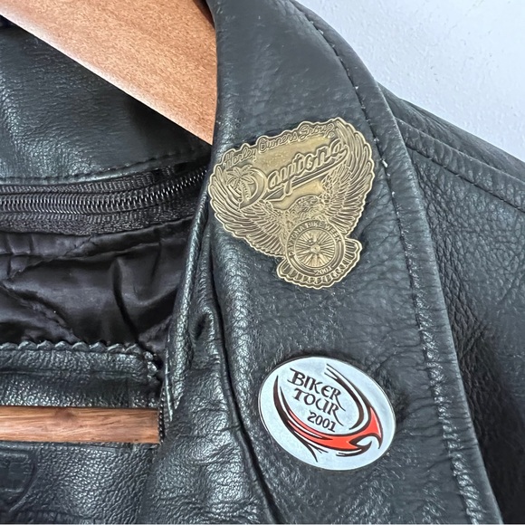 Vintage Leather Motorcycle Jacket Black with Pins Womens Size Medium Shows Wear - Picture 2 of 12
